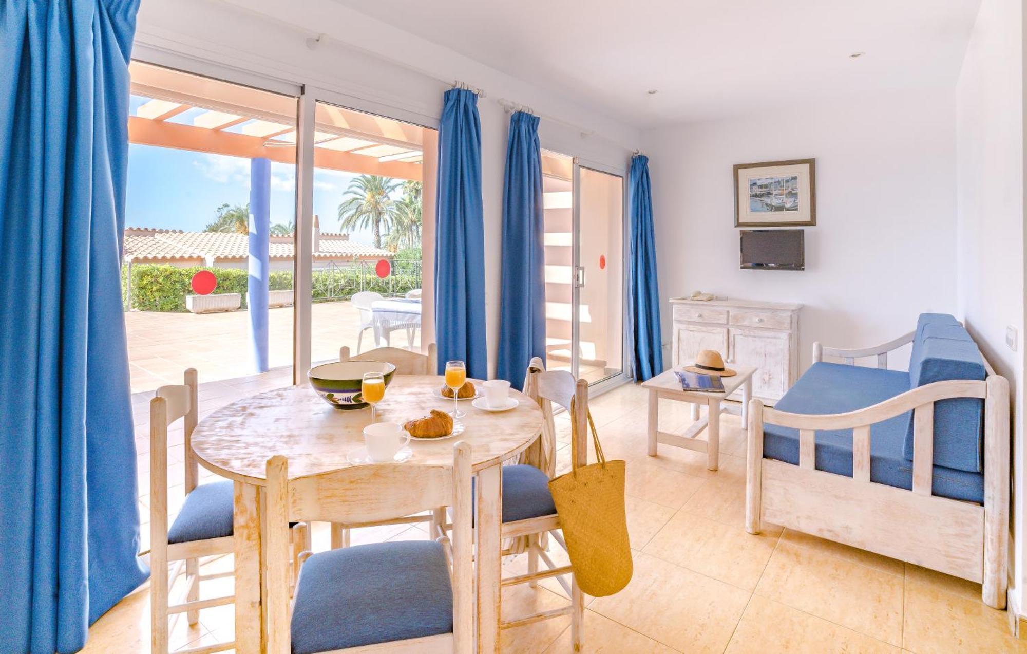 Apartamentos Mar Blau Son Bou Exteriör bild