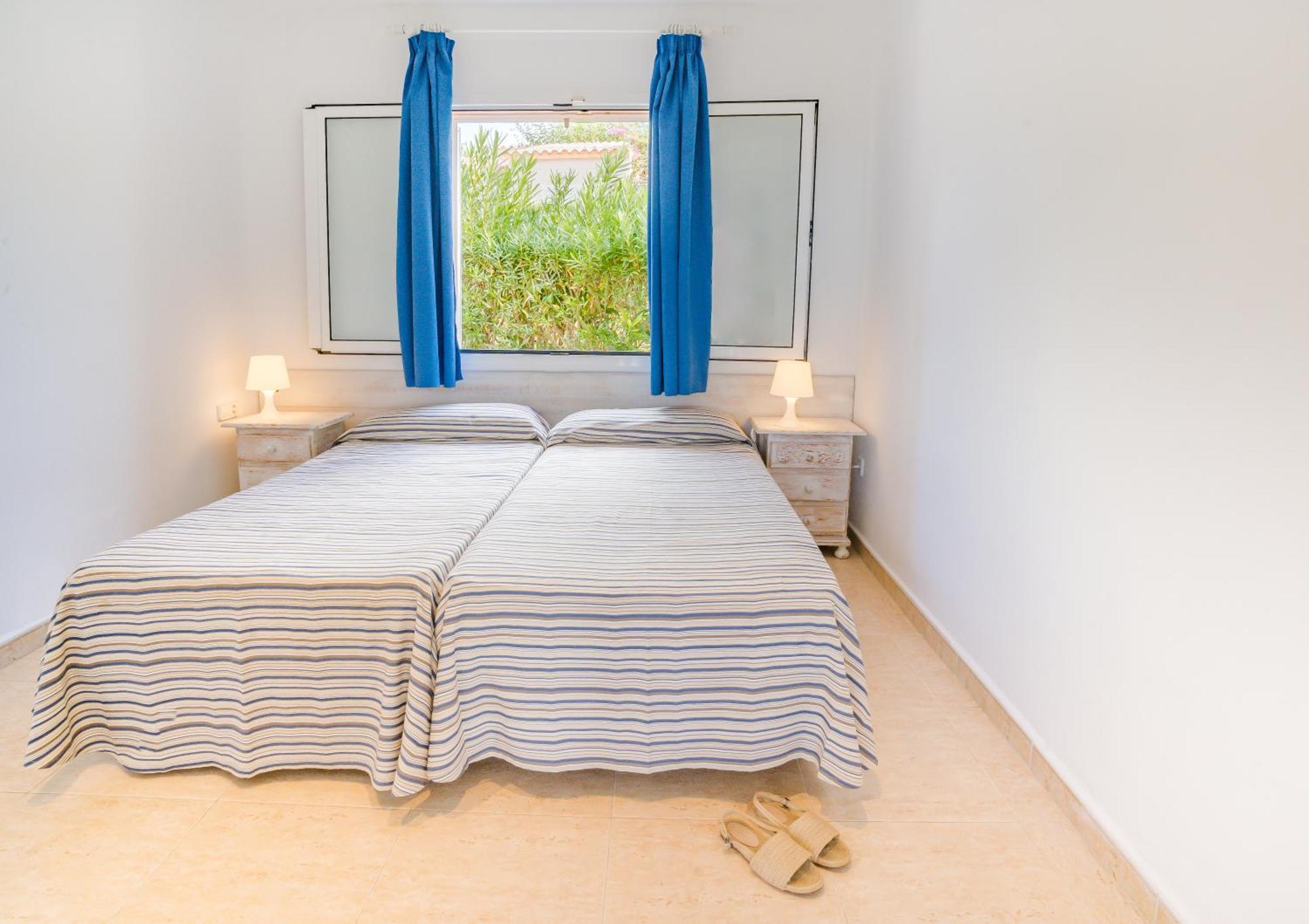 Apartamentos Mar Blau Son Bou Exteriör bild