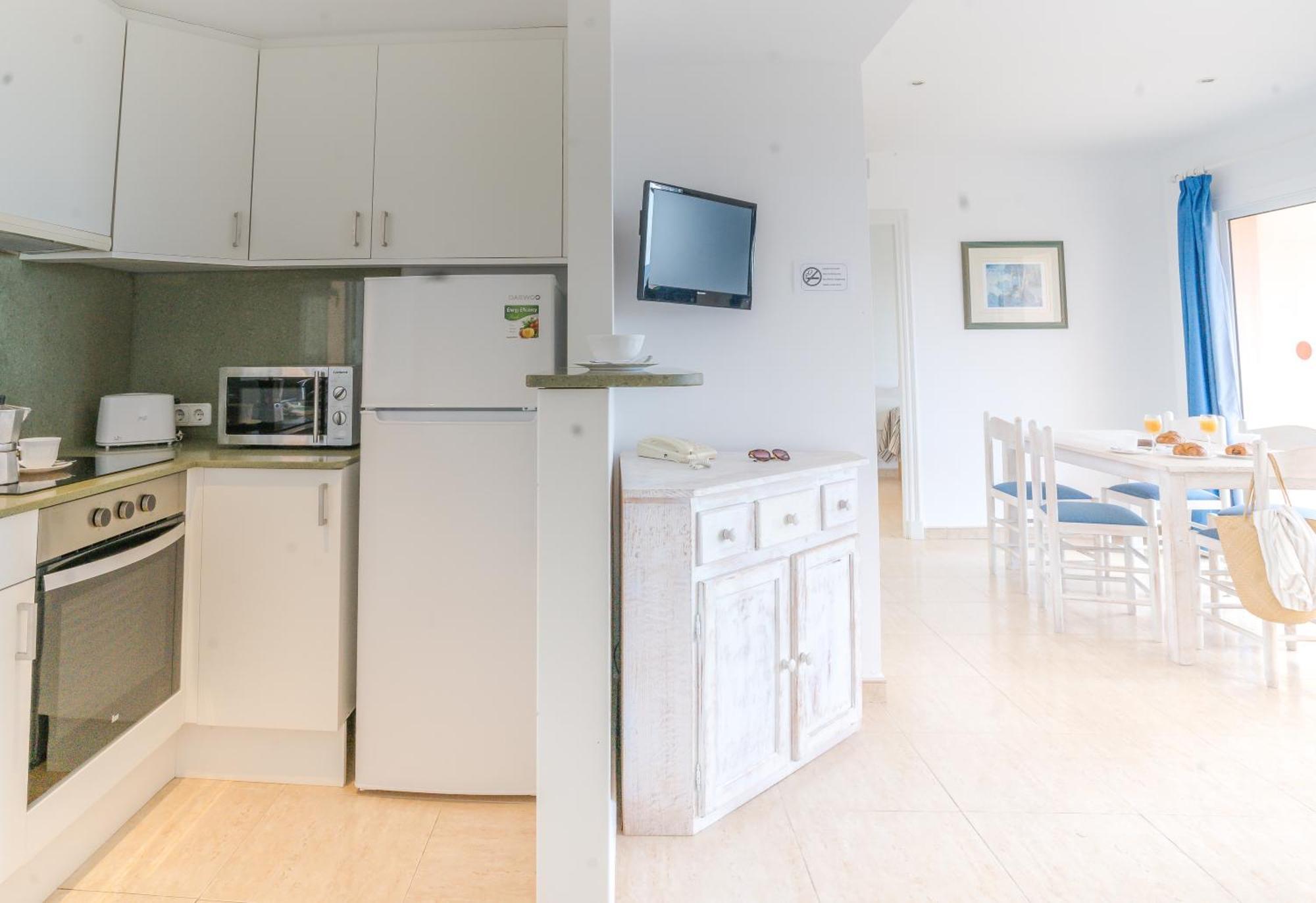 Apartamentos Mar Blau Son Bou Exteriör bild
